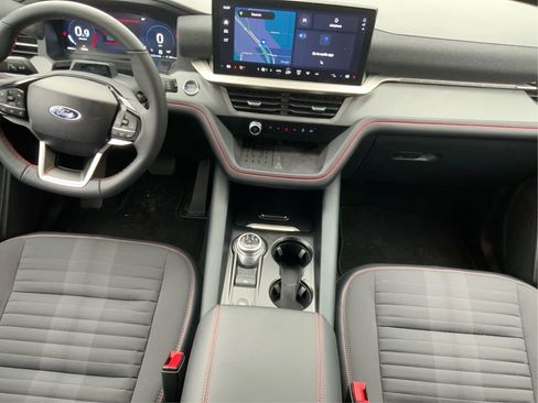 Used 2025 Ford Explorer ST-Line w/ Premium Package image 17