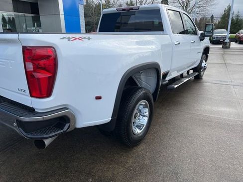 Used 2021 Chevrolet Silverado 3500 LTZ w/ LTZ Convenience Package image 8