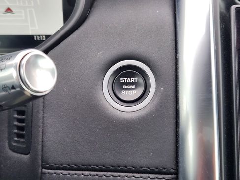 Used 2021 Land Rover Discovery S image 32