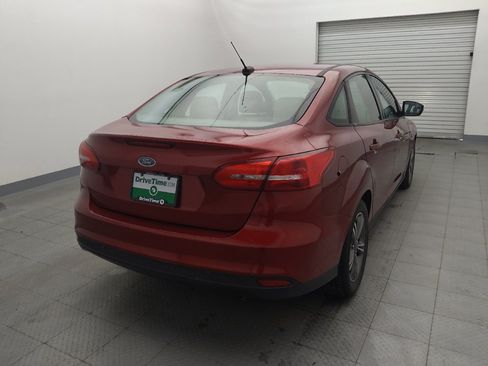 Used 2017 Ford Focus SE FWD image 7