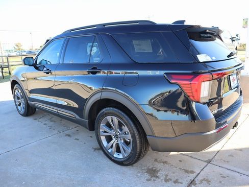 New 2026 Ford Explorer Active w/ Active Comfort Package image 25