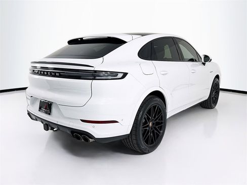 New 2026 Porsche Cayenne E-Hybrid Coupe image 9