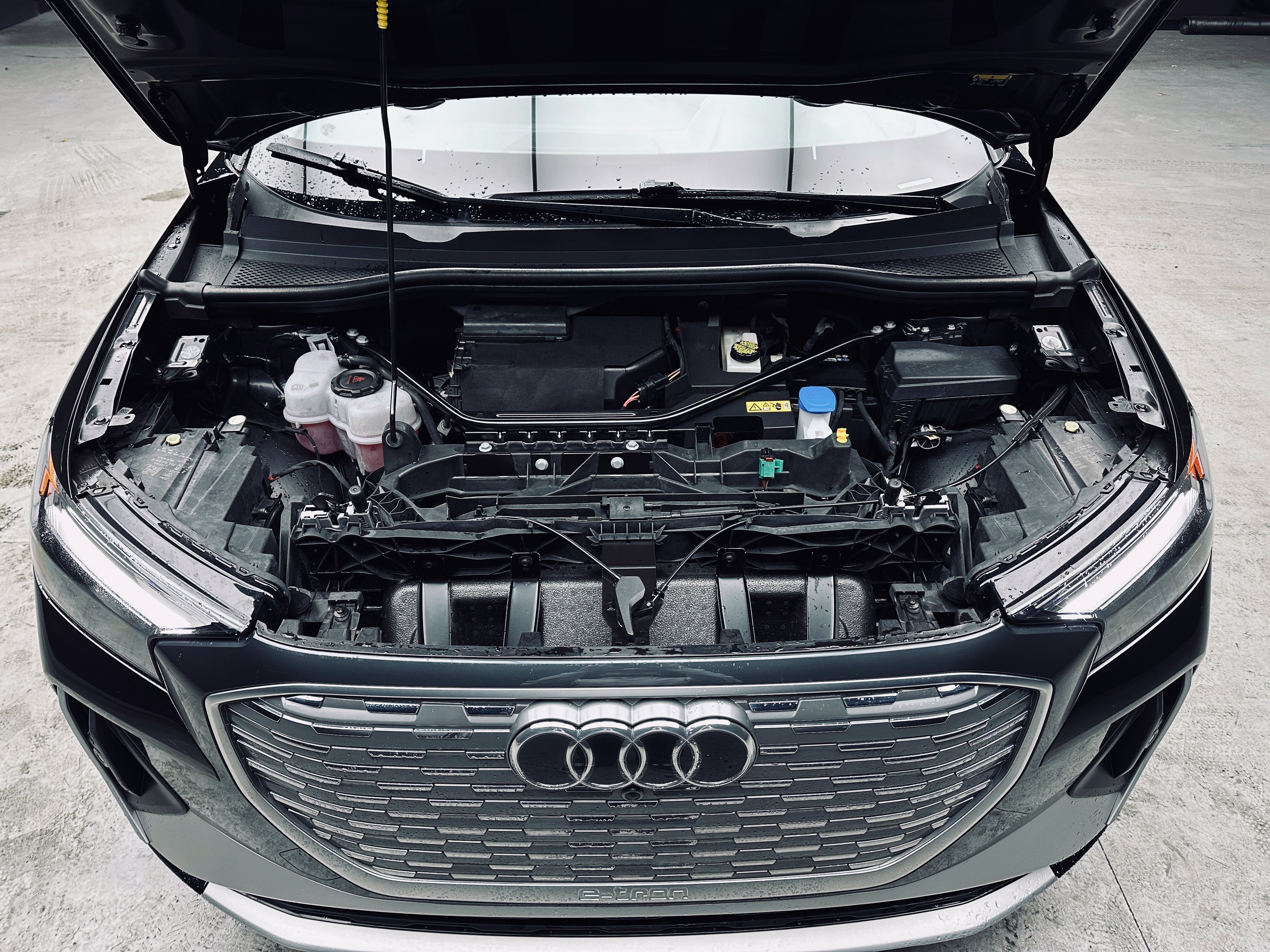 Used 2023 Audi Q4 e-tron Premium Plus AWD/4WD image 35