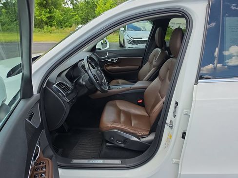 Used 2020 Volvo XC90 T6 Momentum w/ Protection Package AWD/4WD image 9