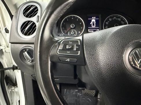 Used 2017 Volkswagen Tiguan Limited w/ Premium Package image 15