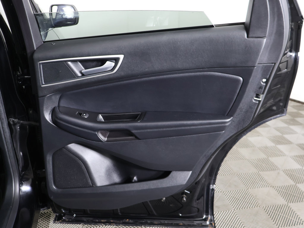 Used 2018 Ford Edge SEL w/ Equipment Group 201A AWD/4WD image 29