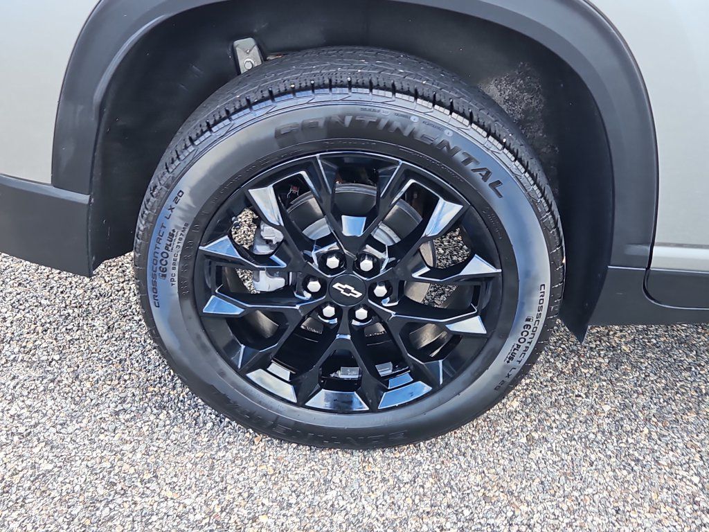 Used 2024 Chevrolet Traverse LS w/ Midnight/Sport Edition AWD/4WD image 9