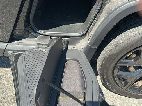 Used 2024 Rivian R1T Adventure AWD/4WD image 19