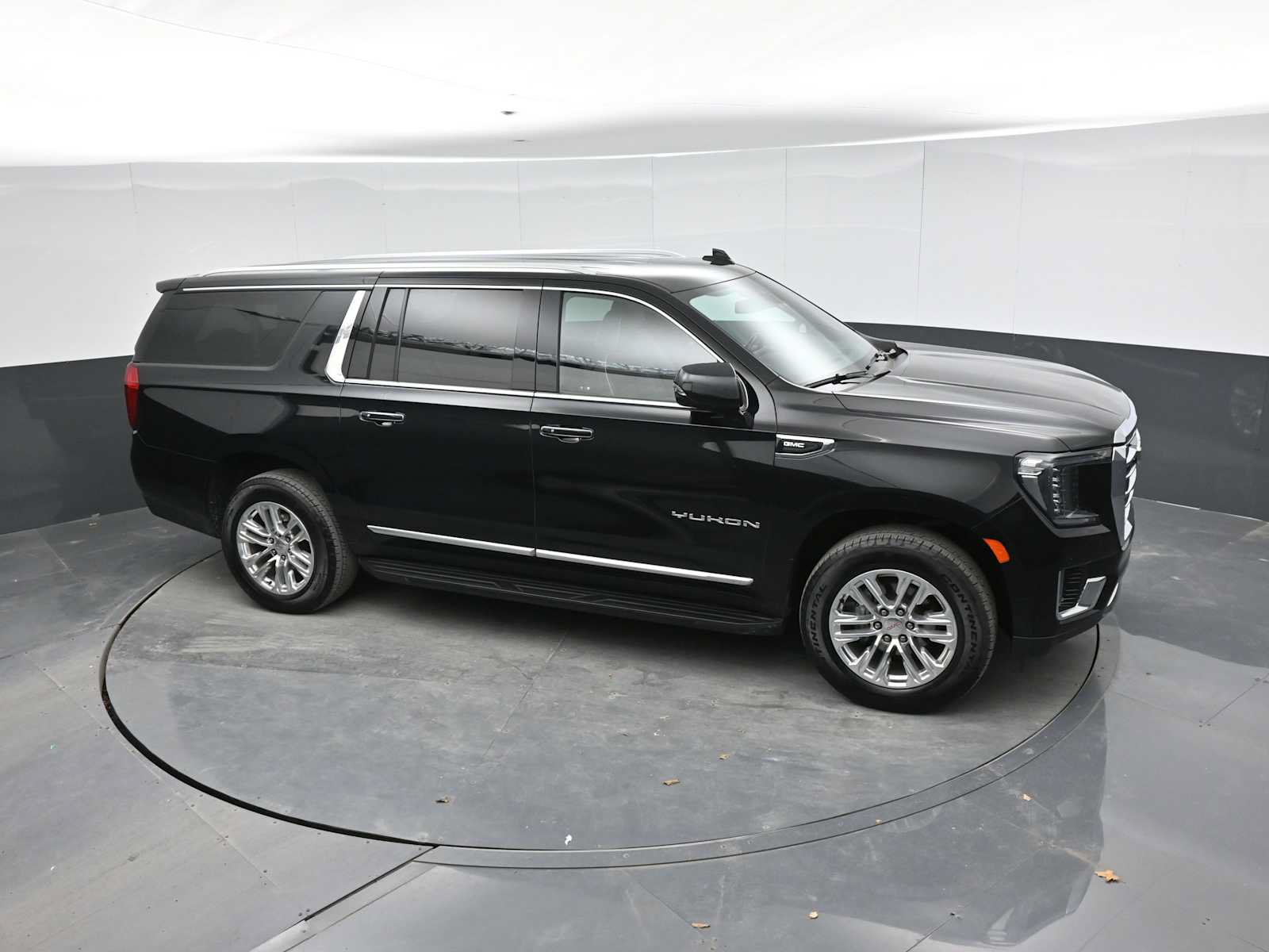 Used 2024 GMC Yukon XL SLT w/ SLT Luxury Package AWD/4WD image 34