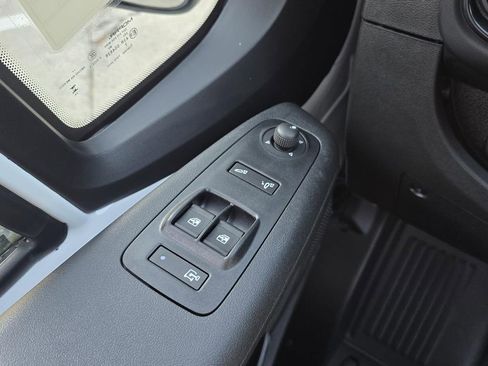 Used 2025 RAM ProMaster 3500 w/ Convenience Group image 34