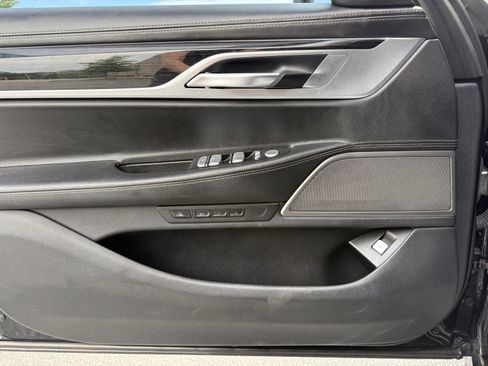 Used 2019 BMW 740i w/ Executive Package RWD image 42
