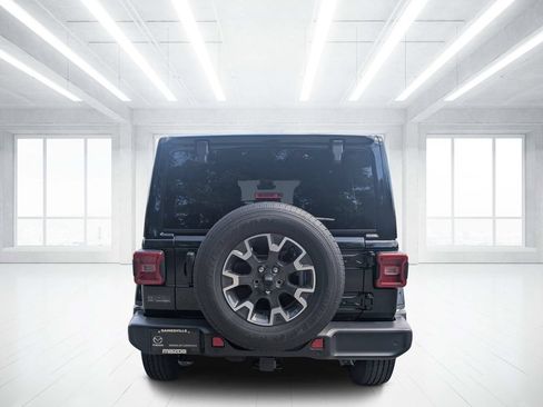 Used 2024 Jeep Wrangler Unlimited Sahara w/ Technology Group AWD/4WD image 4