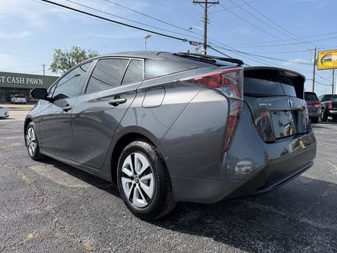 Used 2017 Toyota Prius Four w/ Advanced Technology Package FWD image 7