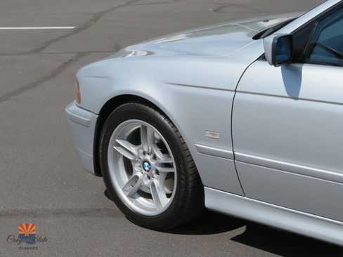 Used 2002 BMW 540i Sedan image 12