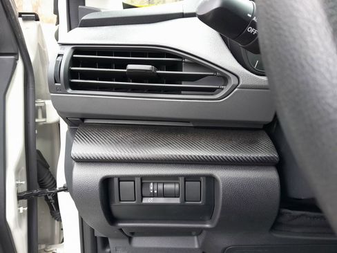 Certified 2024 Subaru Crosstrek 2.0i Premium image 15