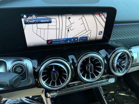 Certified 2025 Mercedes-Benz GLB 250 4MATIC image 18