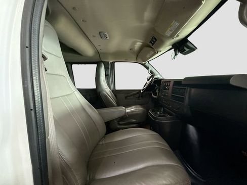 Used 2019 Chevrolet Express 3500 LS image 26