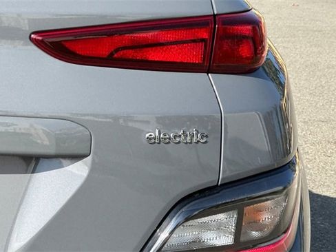 Used 2023 Hyundai Kona SE w/ Cargo Package image 33
