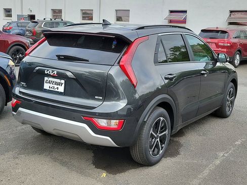 New 2025 Kia Niro EX image 4