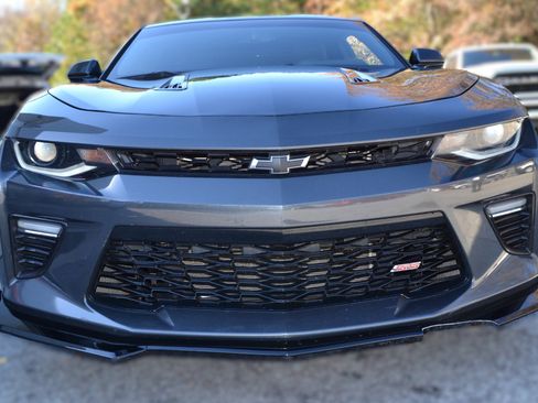 Used 2018 Chevrolet Camaro SS image 2