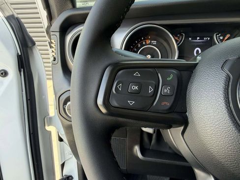 Used 2023 Jeep Gladiator Sport AWD/4WD image 21