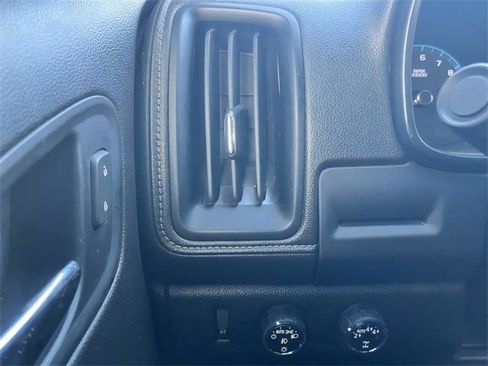 Used 2018 GMC Canyon SLE w/ SLE Convenience Package image 23