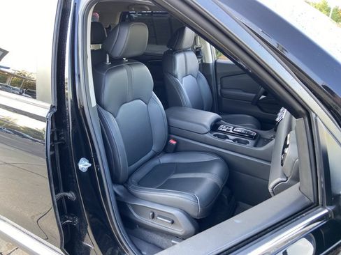 Used 2025 Honda Pilot EX-L image 22