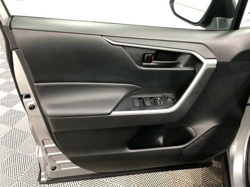 Used 2023 Toyota RAV4 LE AWD/4WD image 12