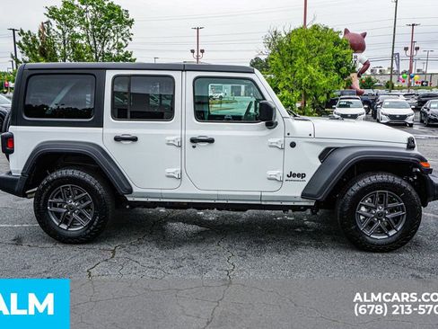 Used 2025 Jeep Wrangler Unlimited Sport AWD/4WD image 9