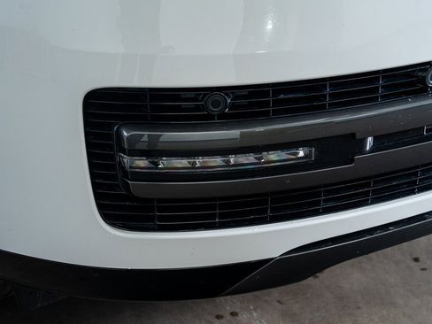 Used 2025 Land Rover Range Rover Long Wheelbase Autobiography image 20