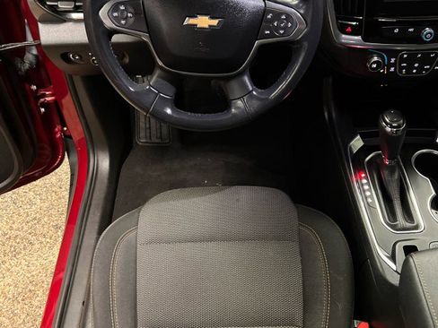 Used 2019 Chevrolet Traverse LT image 21