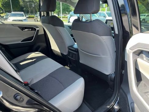 Used 2025 Toyota RAV4 XLE AWD/4WD image 18