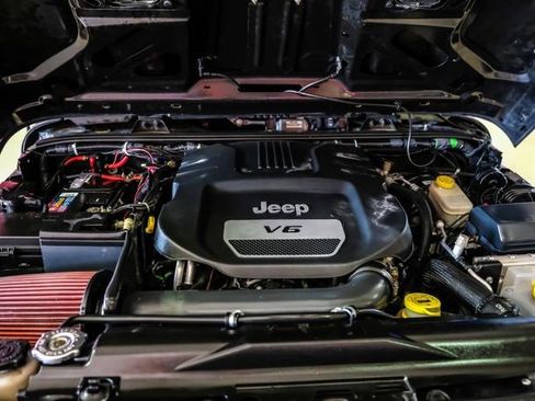 Used 2016 Jeep Wrangler Sport image 7