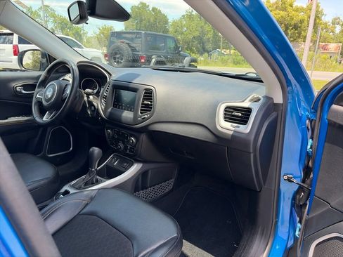 Used 2020 Jeep Compass Latitude w/ Safety & Security Group FWD image 11