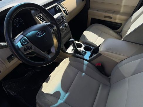 Used 2018 Ford Flex SE image 15