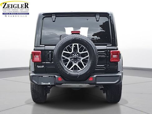 Certified 2024 Jeep Wrangler Sahara image 6
