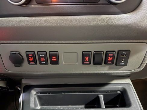 Used 2019 Nissan NV 3500 SL image 29