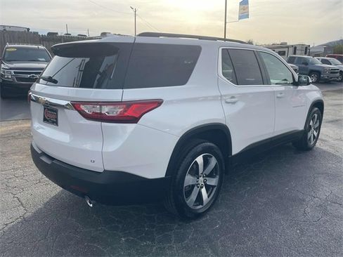 Certified 2019 Chevrolet Traverse LT w/ LT Premium Package image 4