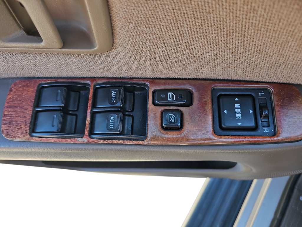 Used 2000 Toyota 4Runner SR5 RWD image 26