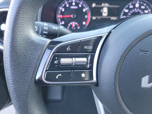 Used 2023 Kia Forte LXS w/ LXS Technology Package FWD image 5