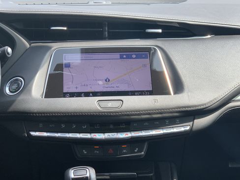 Used 2019 Cadillac XT4 Premium Luxury w/ Technology Package FWD image 29