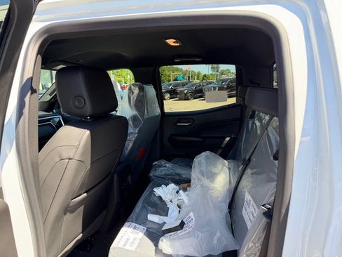 New 2026 GMC Canyon Elevation w/ Convenience Package AWD/4WD image 9