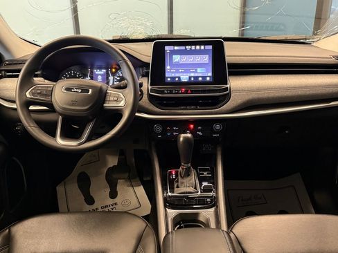 Used 2022 Jeep Compass Latitude AWD/4WD image 9