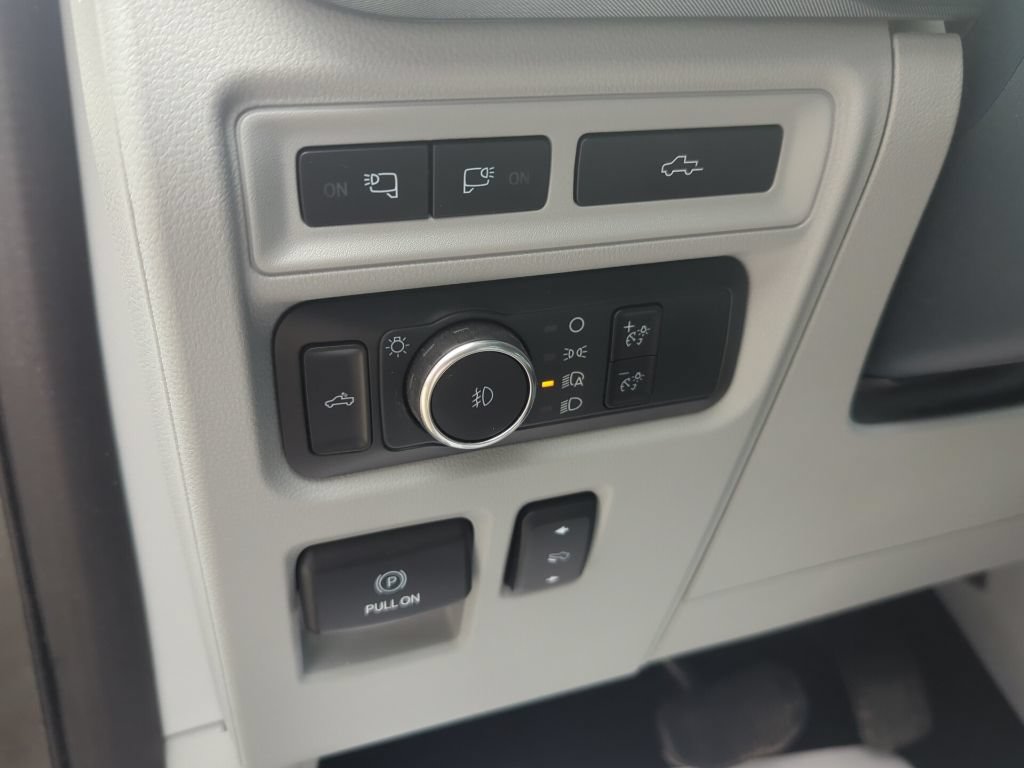 Used 2022 Ford F150 Limited AWD/4WD image 26