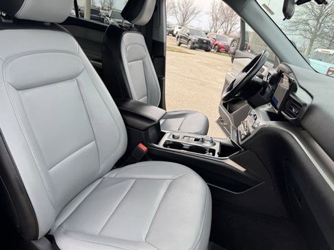 Certified 2021 Ford Explorer XLT w/ Equipment Group 202A image 35