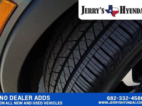 Used 2022 Lincoln Nautilus Black Label w/ Class II Trailer Tow Package AWD/4WD image 8