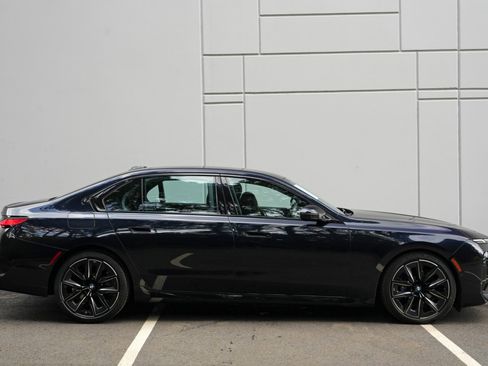 Used 2023 BMW 760i xDrive AWD/4WD image 64