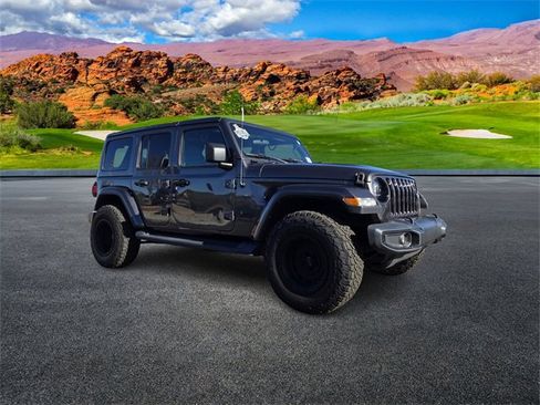 Used 2021 Jeep Wrangler Unlimited Sahara image 2