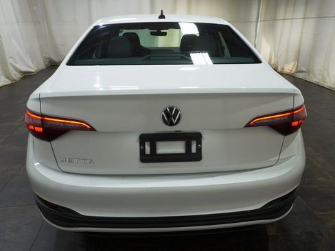 Used 2023 Volkswagen Jetta Sport FWD image 4