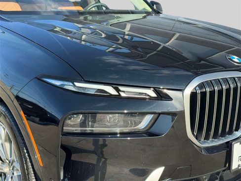 Used 2023 BMW X7 xDrive40i w/ Premium Package image 8